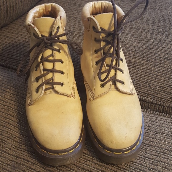 doc martens nubuck boots